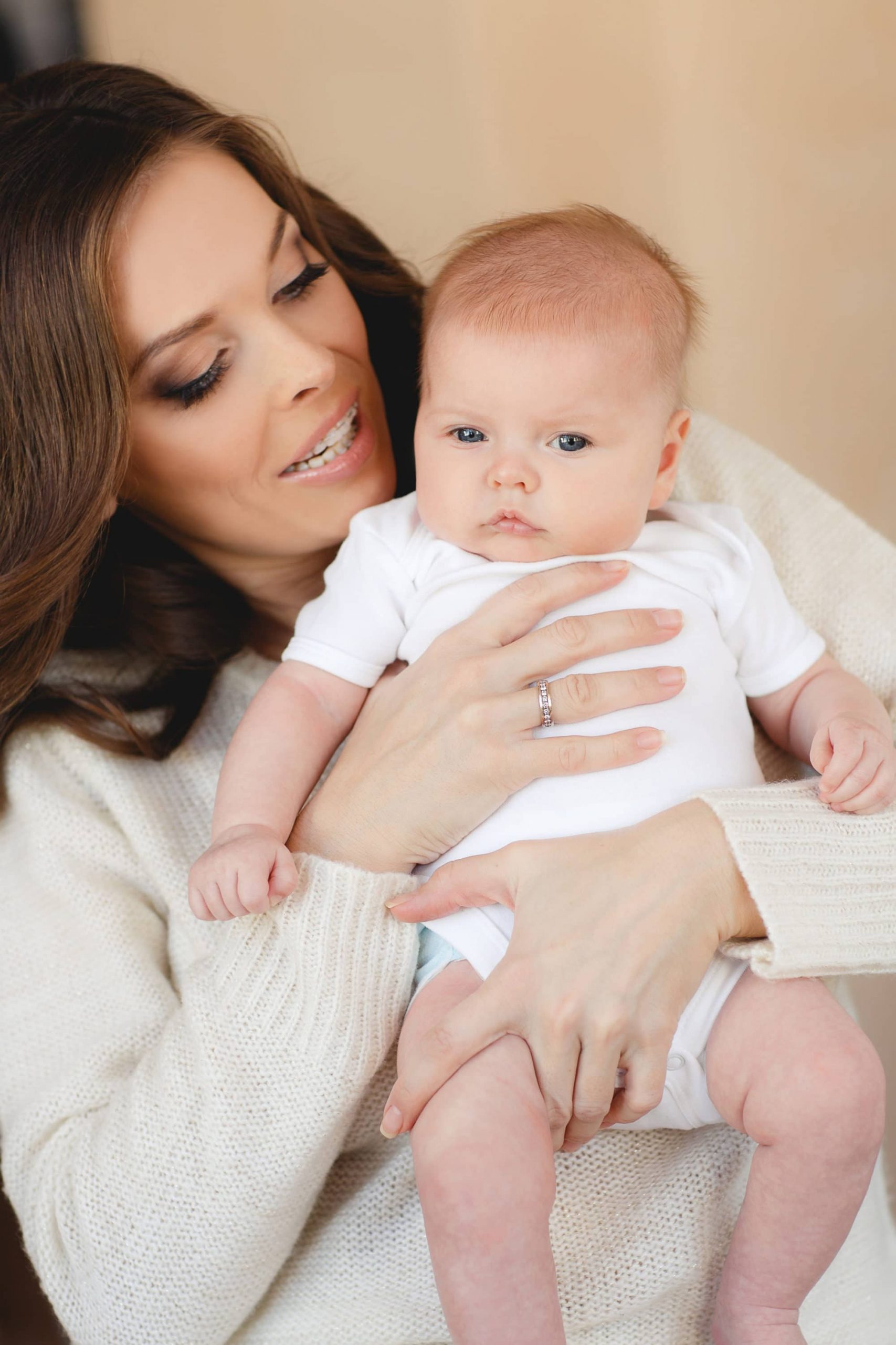 Familienmoment mit Neugeborenem – Babyfotograf Offenbach