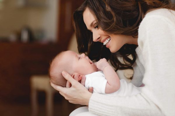 Neugeborenes Porträt – Babyfotograf Frankfurt Bockenheim